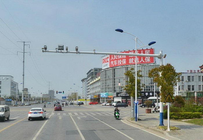 10米悬臂电子警察杆